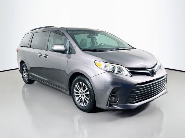 2019 Toyota Sienna XLE Auto Access Seat