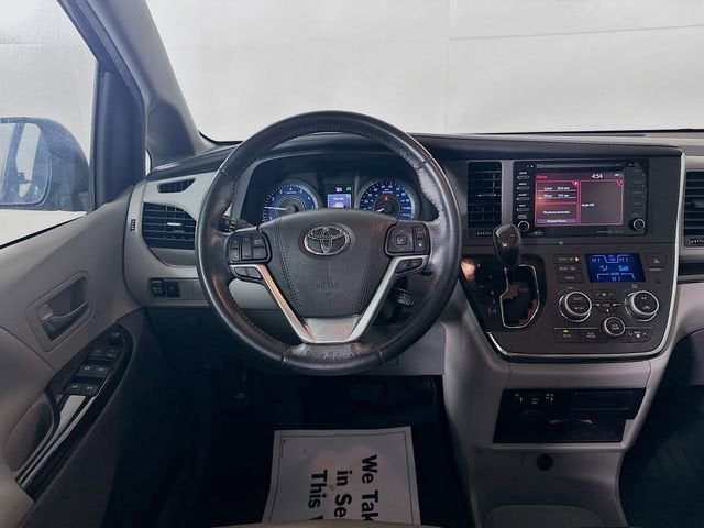 2019 Toyota Sienna XLE Auto Access Seat