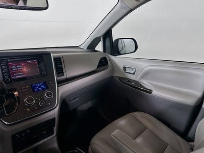 2019 Toyota Sienna XLE Auto Access Seat