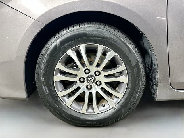 2019 Toyota Sienna XLE Auto Access Seat