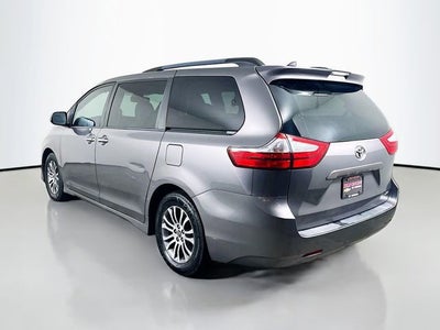 2019 Toyota Sienna XLE Auto Access Seat
