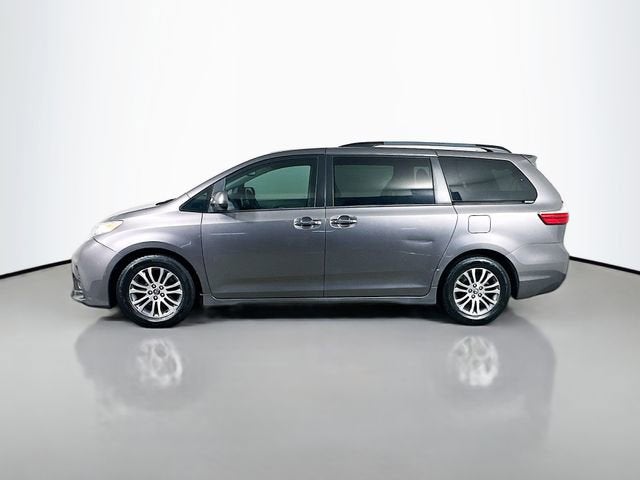 2019 Toyota Sienna XLE Auto Access Seat