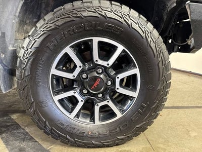 2017 Toyota Tundra SR5 5.7L V8