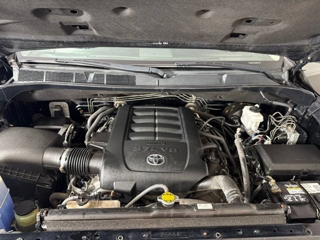 2017 Toyota Tundra SR5 5.7L V8