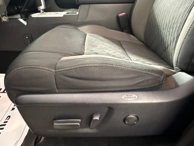 2017 Toyota Tundra SR5 5.7L V8