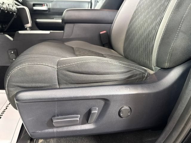 2017 Toyota Tundra SR5 5.7L V8