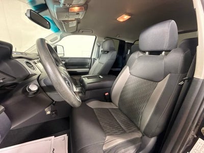 2017 Toyota Tundra SR5 5.7L V8