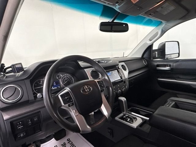 2017 Toyota Tundra SR5 5.7L V8
