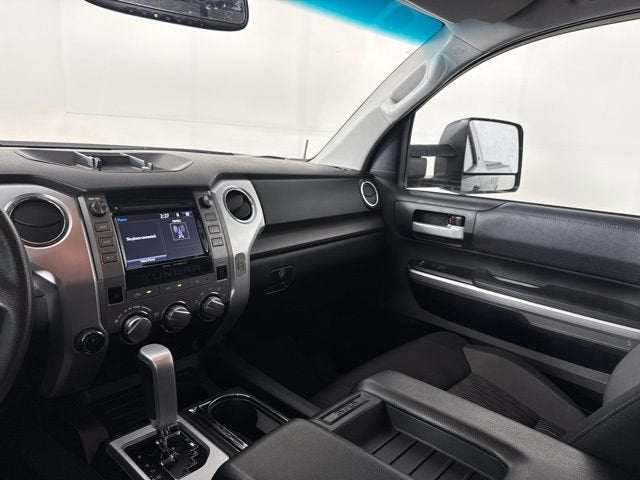 2017 Toyota Tundra SR5 5.7L V8