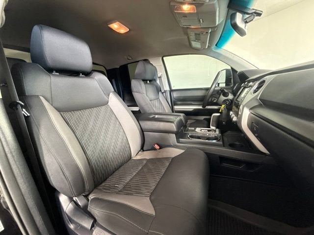 2017 Toyota Tundra SR5 5.7L V8