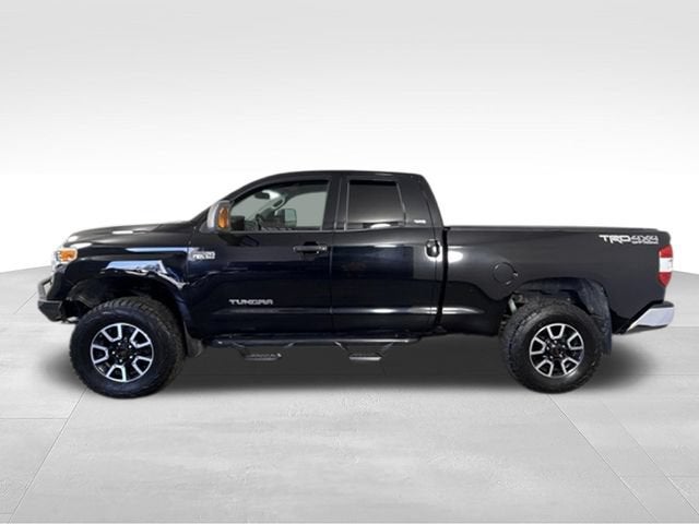 2017 Toyota Tundra SR5 5.7L V8