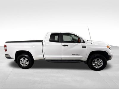 2017 Toyota Tundra SR5 5.7L V8