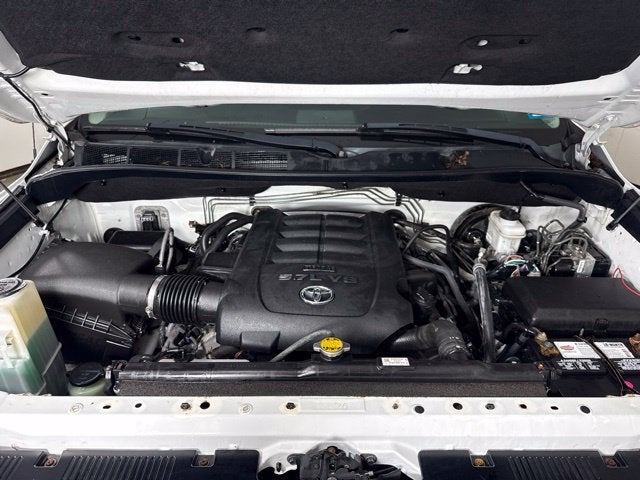 2017 Toyota Tundra SR5 5.7L V8