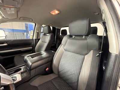2017 Toyota Tundra SR5 5.7L V8