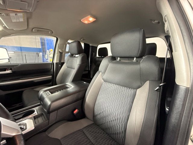 2017 Toyota Tundra SR5 5.7L V8