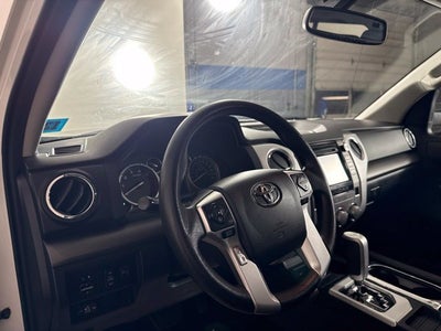 2017 Toyota Tundra SR5 5.7L V8