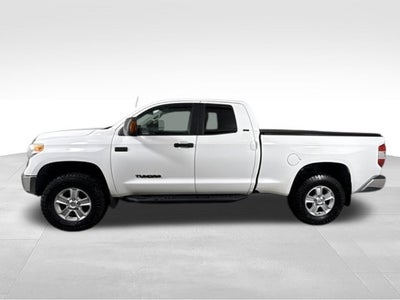 2017 Toyota Tundra SR5 5.7L V8