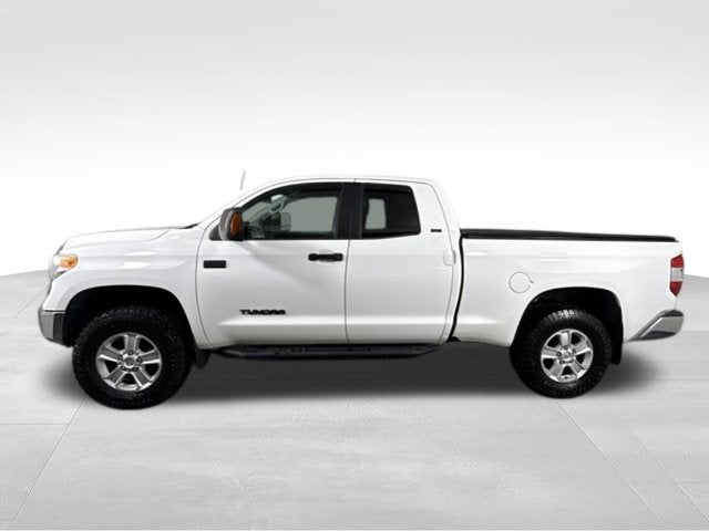 2017 Toyota Tundra SR5 5.7L V8