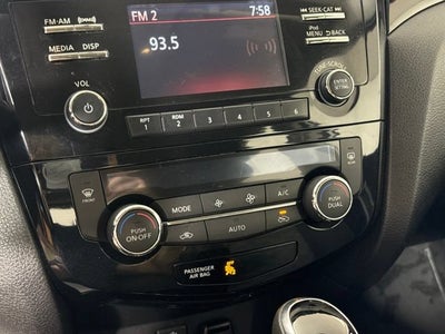 2017 Nissan Rogue Sport SV