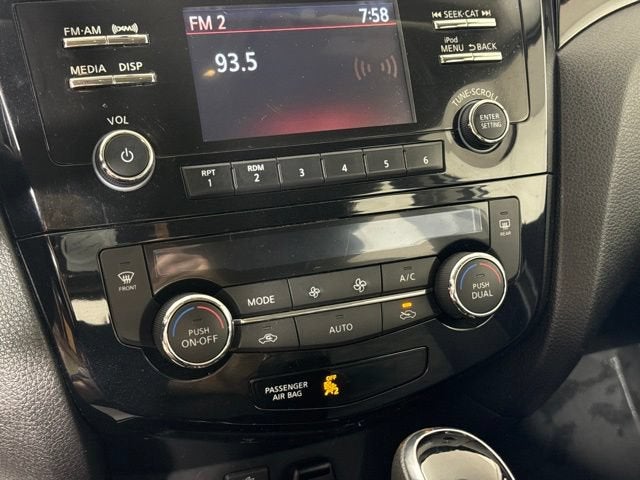 2017 Nissan Rogue Sport SV
