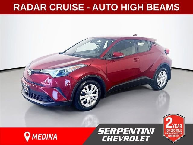 2019 Toyota C-HR LE's photo