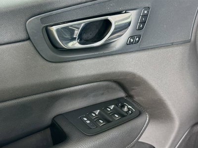 2020 Volvo XC60 Momentum