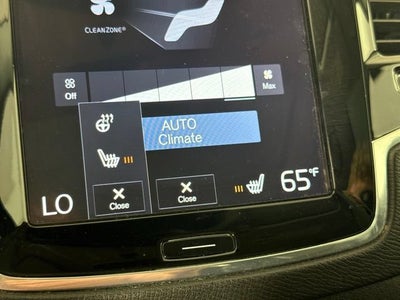 2016 Volvo XC90 T6 Momentum