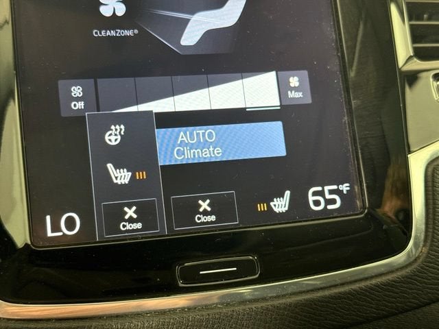 2016 Volvo XC90 T6 Momentum
