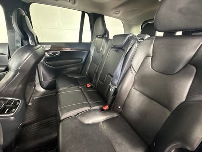 2016 Volvo XC90 T6 Momentum